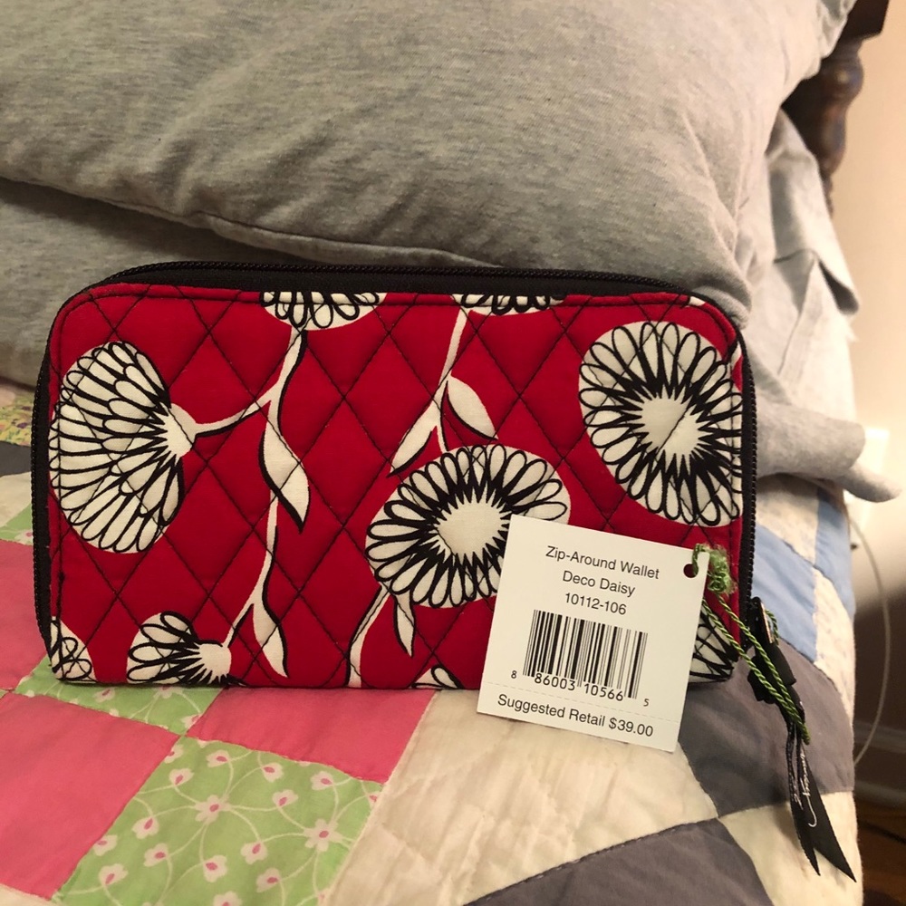 Vera Bradley zip around wallet
